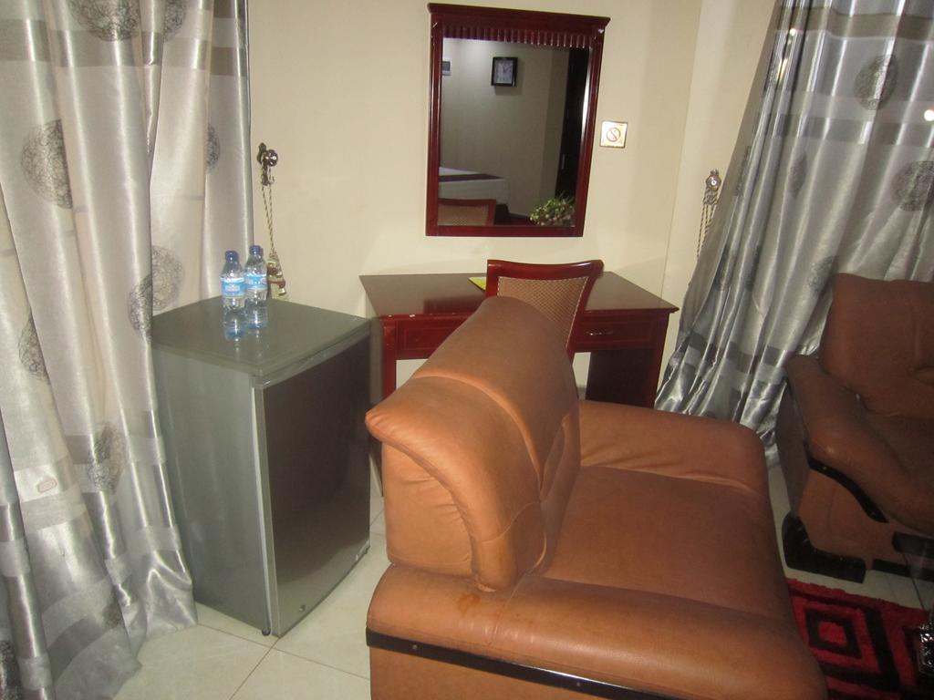 Donsuite Hotel Дар-эс-Саламе Номер фото
