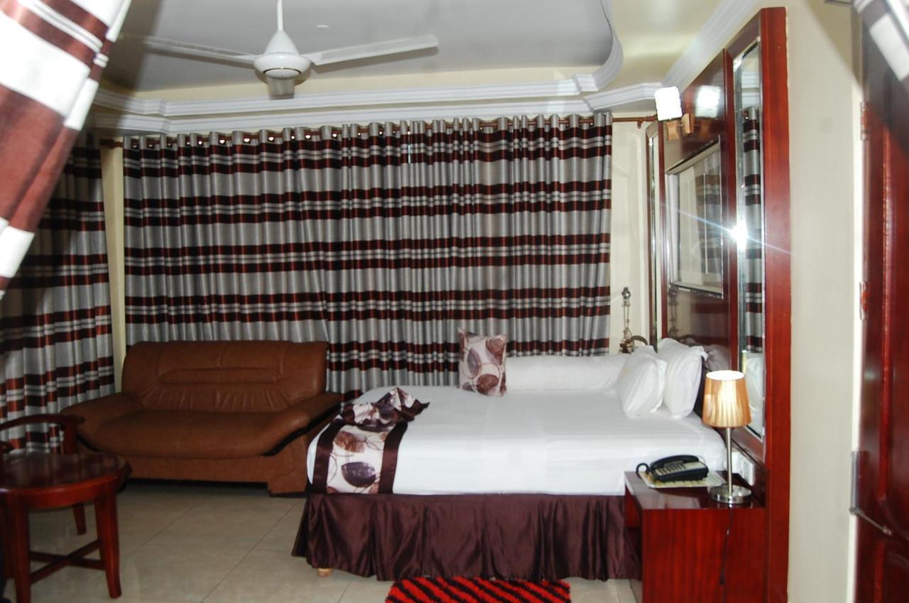 Donsuite Hotel Дар-эс-Саламе Экстерьер фото